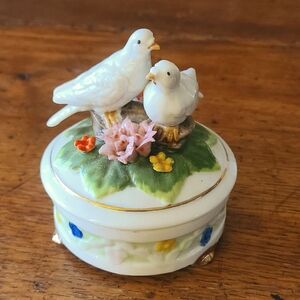 Trinket Jewelry Box Vintage Royal Crown Porcelain Love Doves
